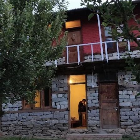 Holy Cow Cafe & Beds Hotel Kalgha Екстериор снимка