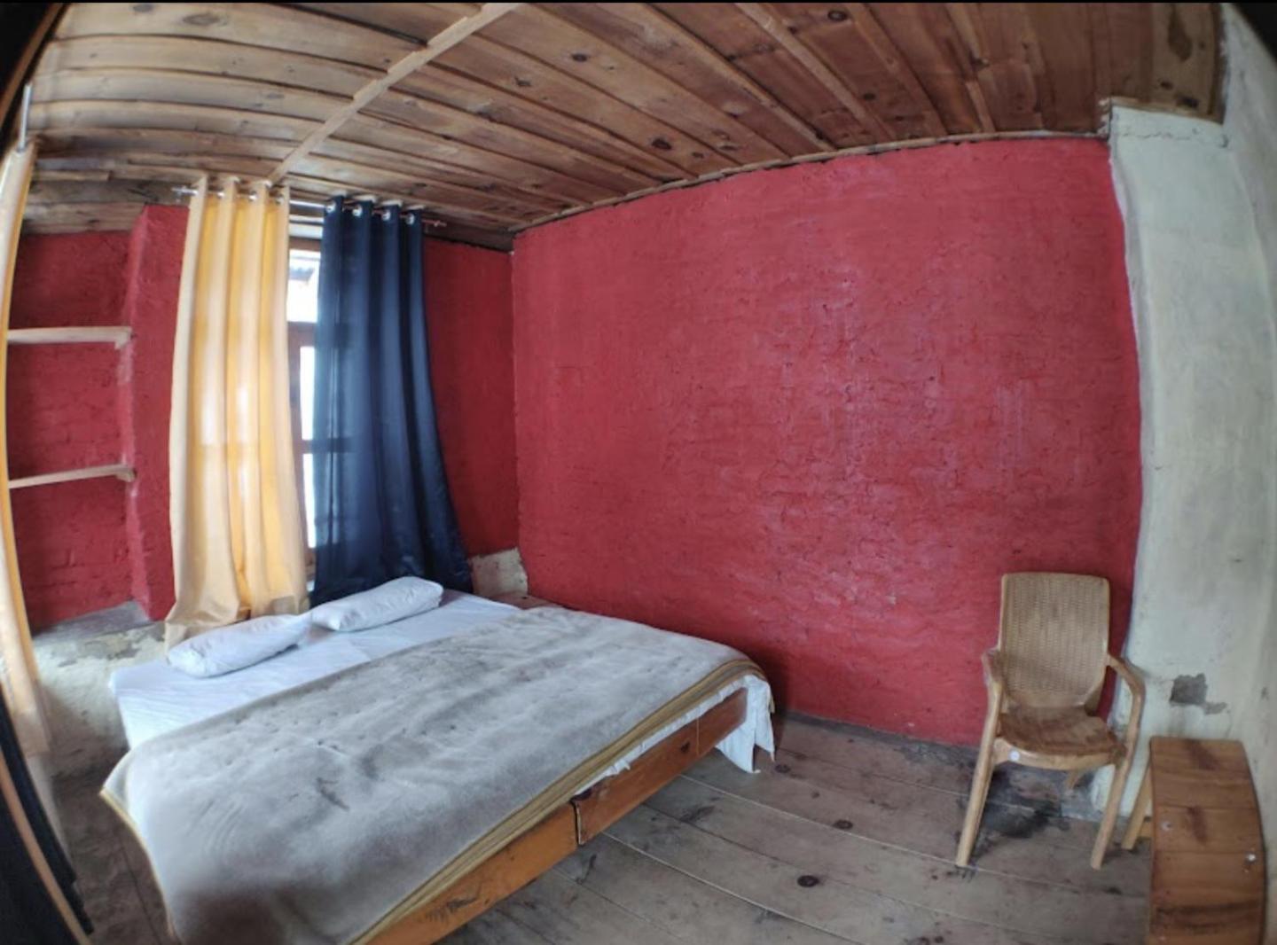 Holy Cow Cafe & Beds Hotel Kalgha Екстериор снимка