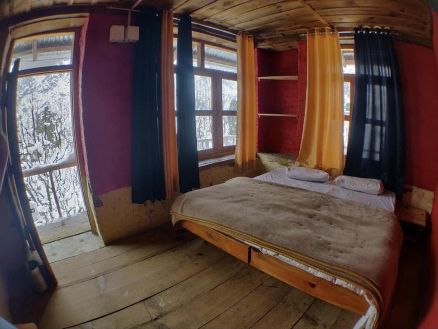 Holy Cow Cafe & Beds Hotel Kalgha Екстериор снимка