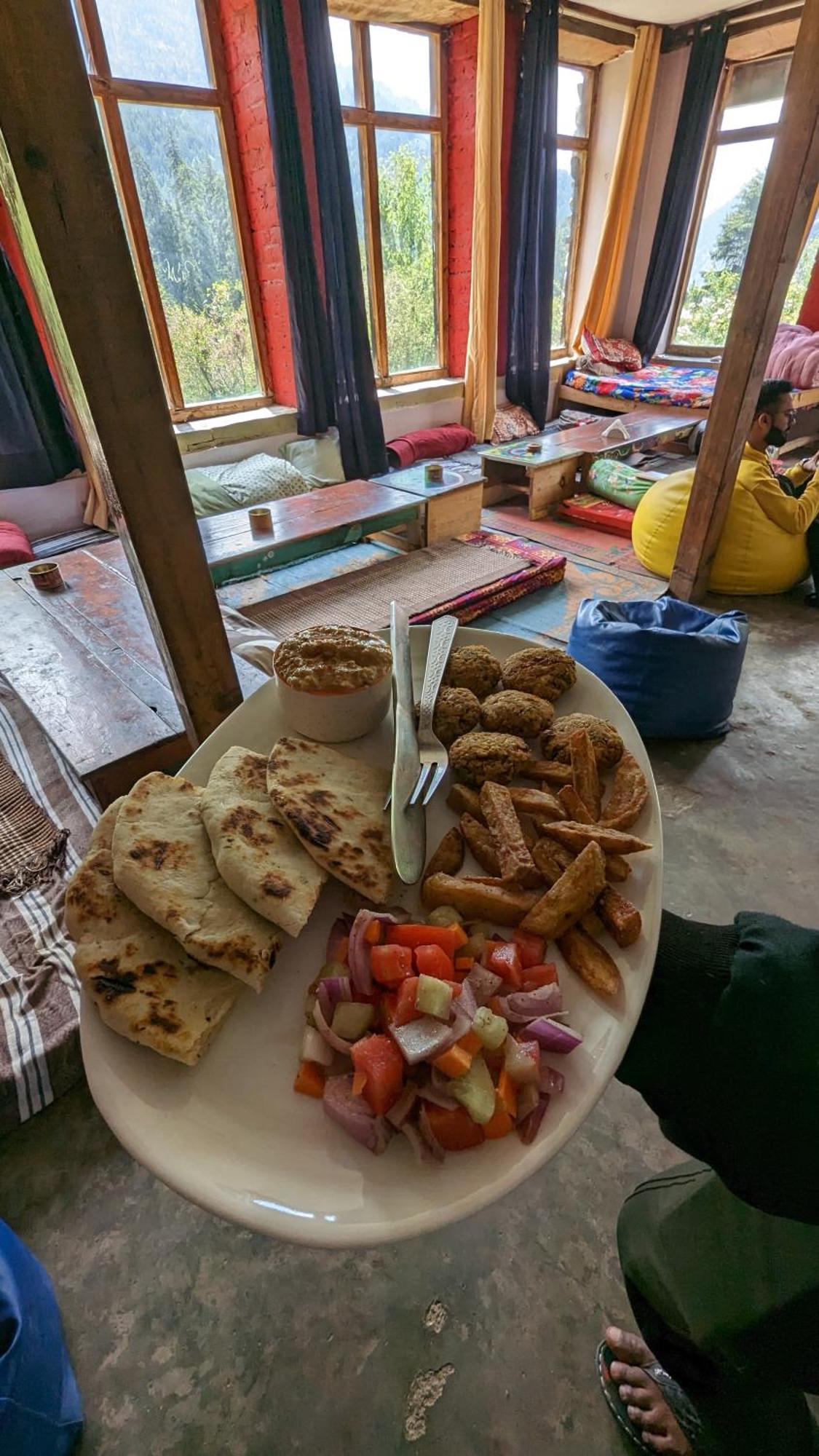 Holy Cow Cafe & Beds Hotel Kalgha Екстериор снимка